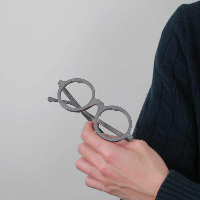 SENSE-C2 / Iron Grey